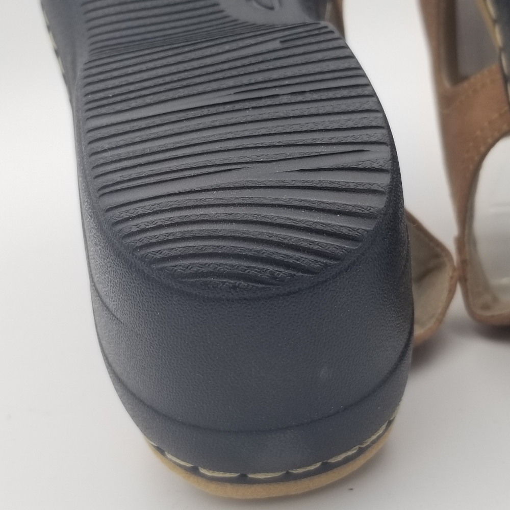 Clarks Brown Nubuck Slingback Wedge Sandal - Picture 12 of 14